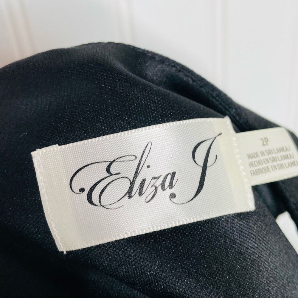 Eliza J Cold Shoulder Flutter Sleeve Dress - Picture 6 of 7